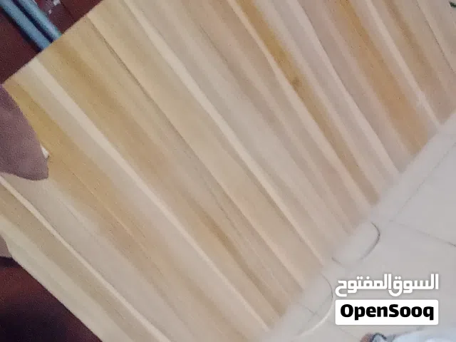 طاوله وخزانه المطبخ أو غرفه الملابس