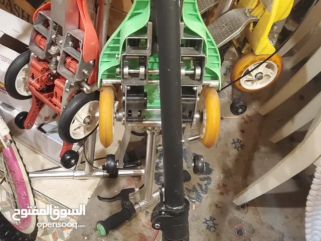 للبيع 3 سكوترات عادي وواحد كهربا وبسكليت