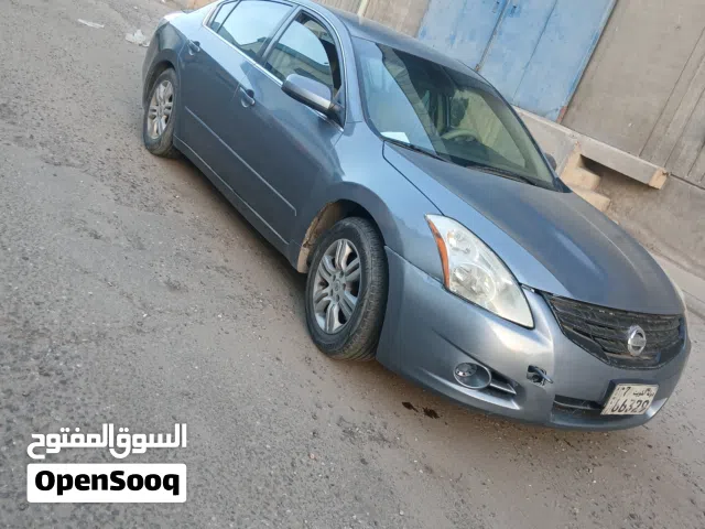 2012 نيسان التيما SL