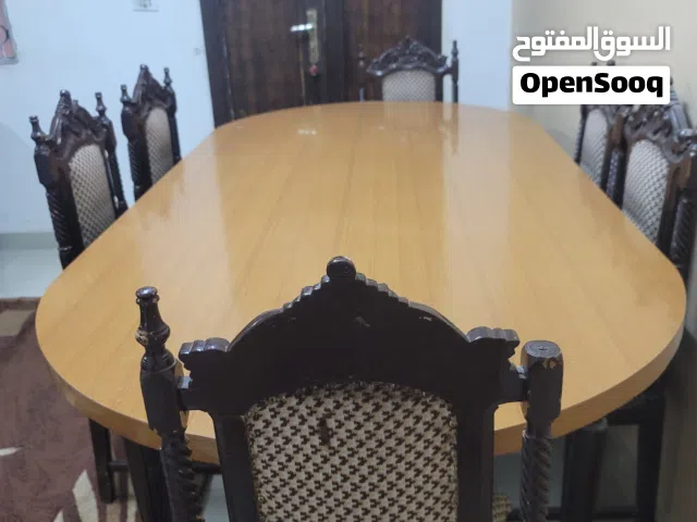 طاولة سفرة مع 6  مقاعد للبيع