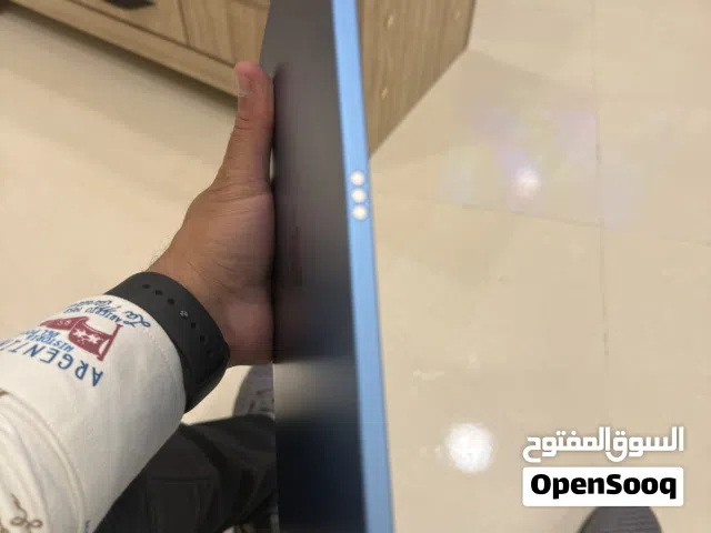 Apple iPad 10 256 GB in Muharraq