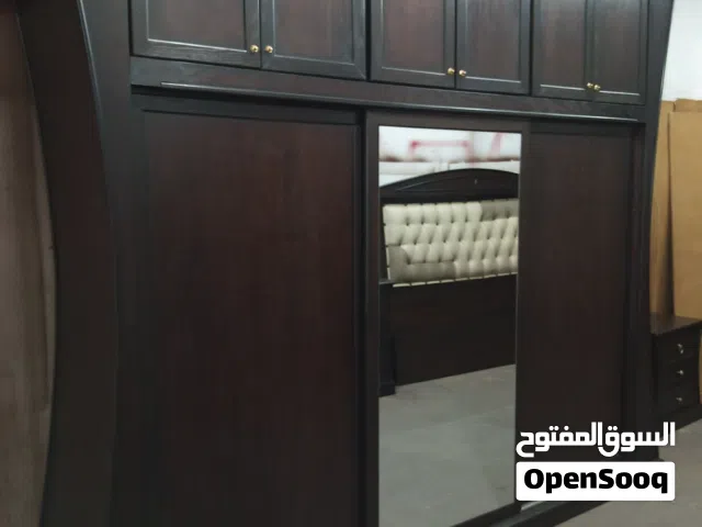 للبيع غرفة نوم ماستر تفصيل خشب لاتيه 18 قشرة بلوط بحالة ممتازة تب كواليتي بسعر 230 عمان