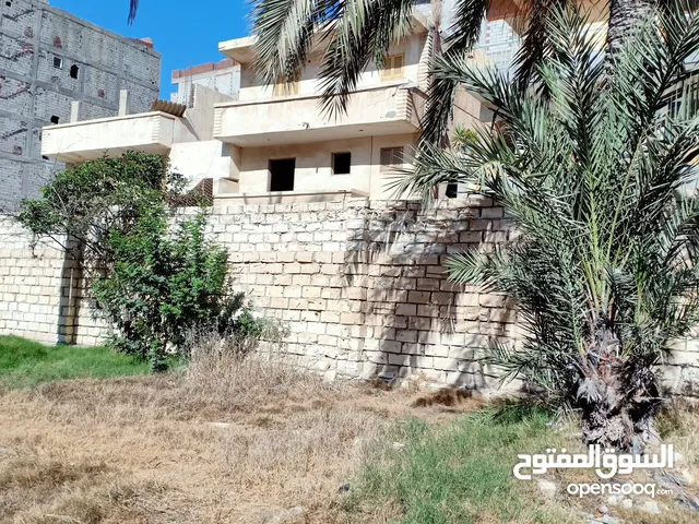 قطعة ارض للبيع بالهانوفيل الإسكندرية مساحة 988م2 بالقرب من الشاطىء شاملة المياه والكهرباء محاطة بسور