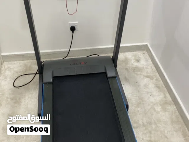 جهاز مشي كهربائي رياضي