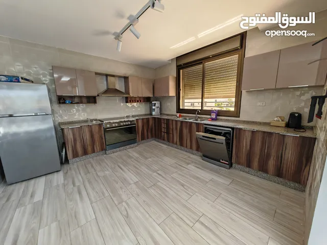 مطبخ مستعمل شبه جديد من تصميم مطابخ العامر للبيع