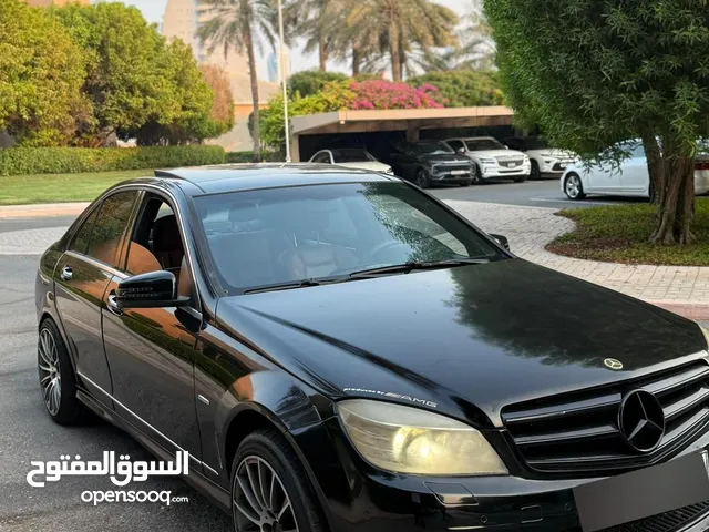 Mercedes C 300 2011 model 139 km only Full option everything perfect