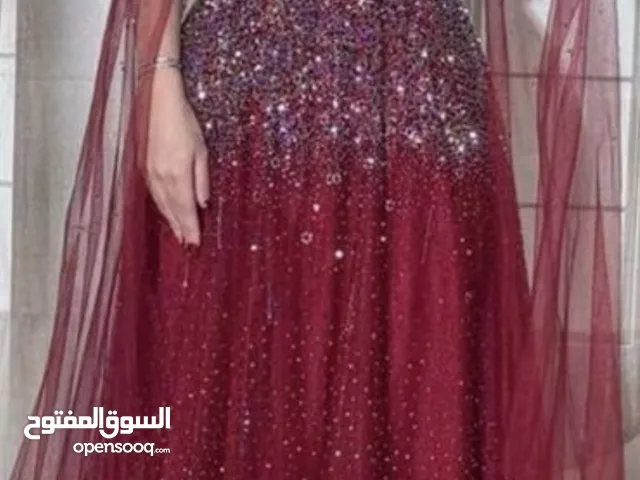 فستان للايجار انيق وراقي وجميل للمناسبات الاعراس والسهرات والحفلات