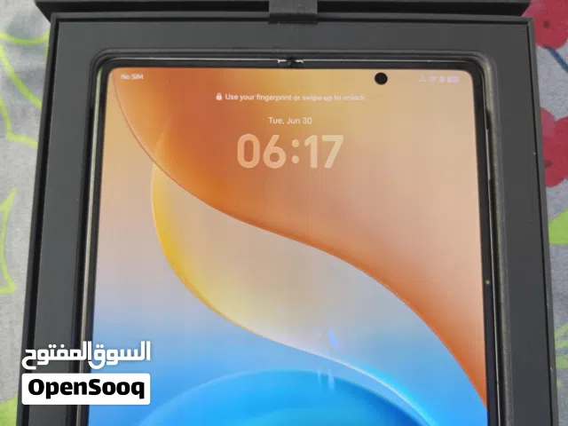 honor magic v5 16/512 in excellent condition warranty available december 2026