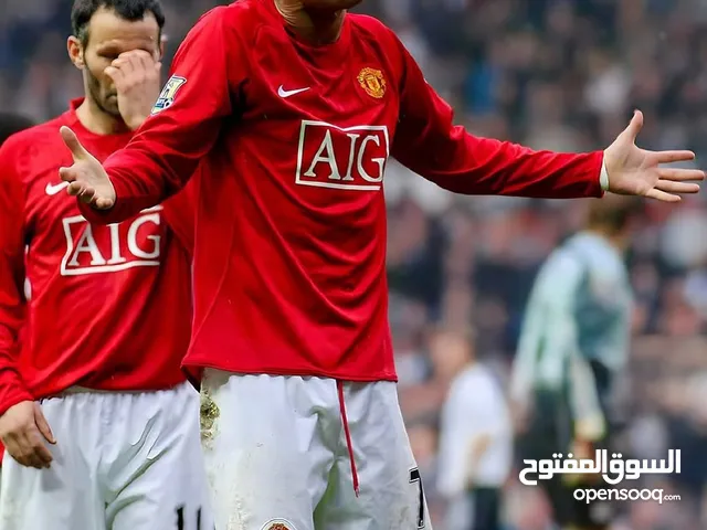 شباب إلي معو قريه كلاش اوف كلانس ممكن يعطيني العب فيها عبل ما يبيعها وكمان طوربه ياها