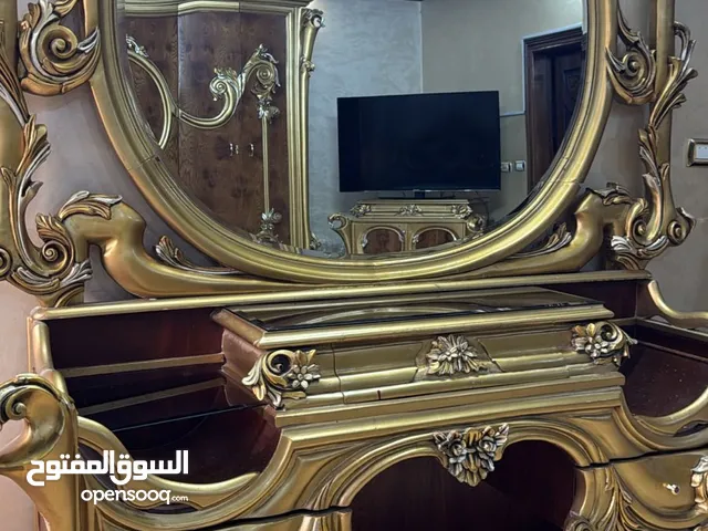 غرفة نوم مستعملة بحالة ممتازة لون ذهبي محفر مصري دمياطي