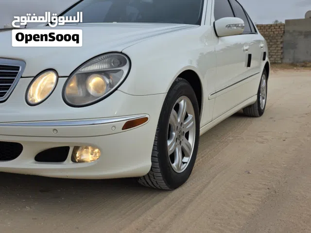 2006 مرسيدس بنز الفئة-E E 200