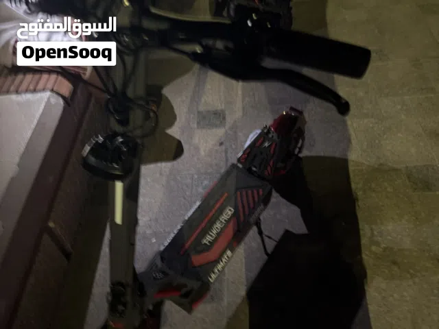 سكوتر للبيع.   حلو ومافي أي شي