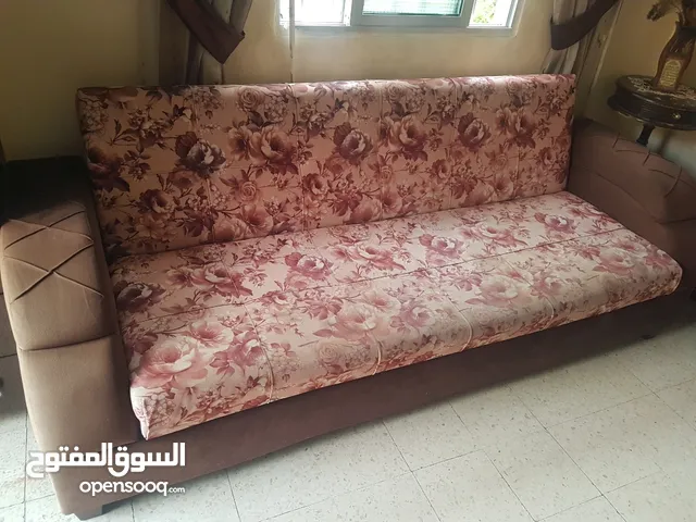 صوفا تخت مع صندوق . خلده