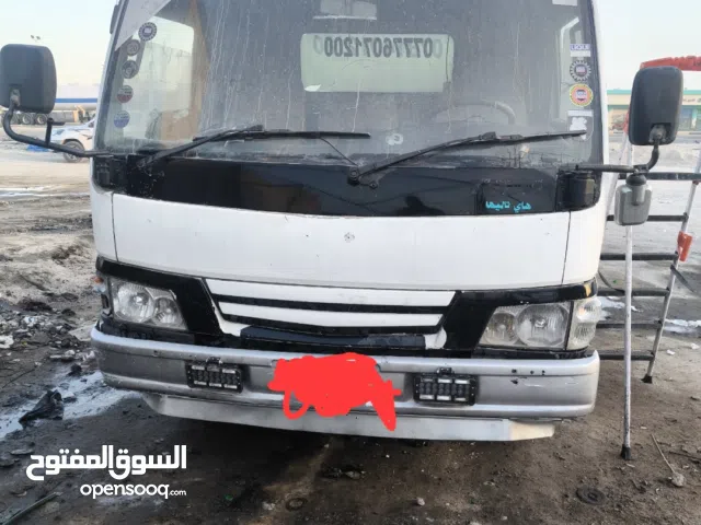 سطحة مازدا مكينة وكير ازوزا كهربائيات كلها شغاله من الطول للطول طول السطحه 6وربع مكان السياره بصره