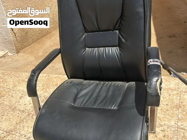 كرسي مكتبي مريح و ممتاز