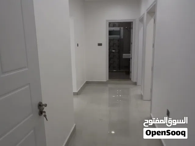 شقة سوبر ديلوكس تشطيب حديث في منطقة أبو فطيرة قطعة 2 ( للمعاريس فقط )