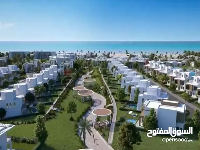 شالية متشطب سوبر لوكس و بفيو مميز علي البحر في سيشور رأس الحكمه من هايد بارك 5% مقدم