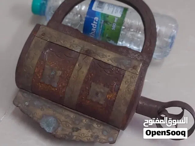 قفل حجم كبير جدا