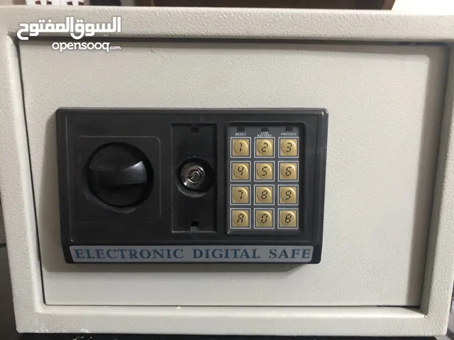قاصه (خزنه) بحاله جيدة جدا