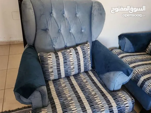 طقم كنب تفصيل خشب سويد مستعمل بس نضيف