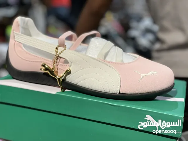 *أحذية نسائية أنيقة صنع في فيتنام عرض محدود* *توصيل خلال 24 ساعة داخل الرياض*