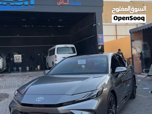 2025 Toyota Camry LE HEV