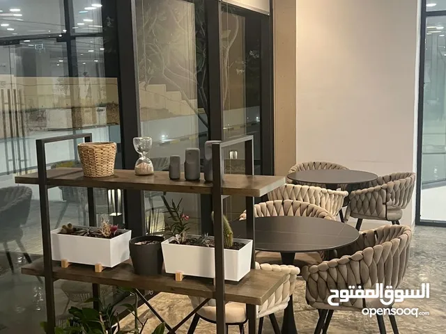 فرصه استثمارية لا تتكرر كافيه جاهزه وتعمل للبيع في منطقه جامعات