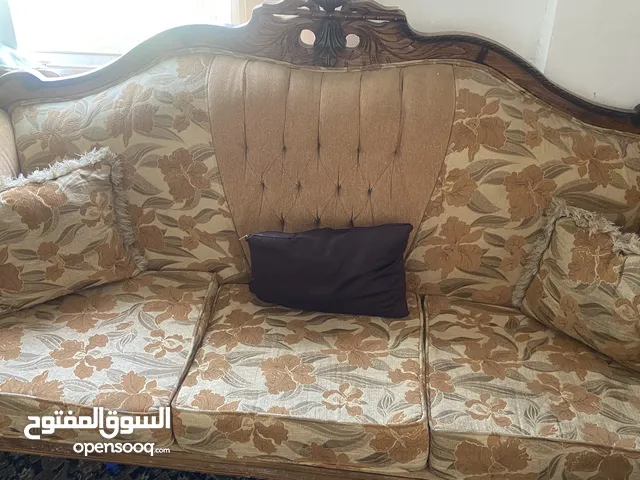طقم كنب للبيع مستعمل 7 مقاعد