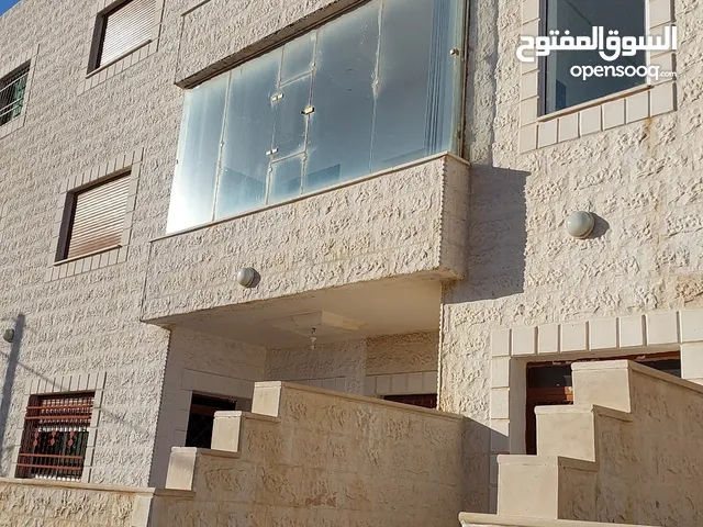 160 m2 5 Bedrooms Apartments for Sale in Al Karak Mu'ta