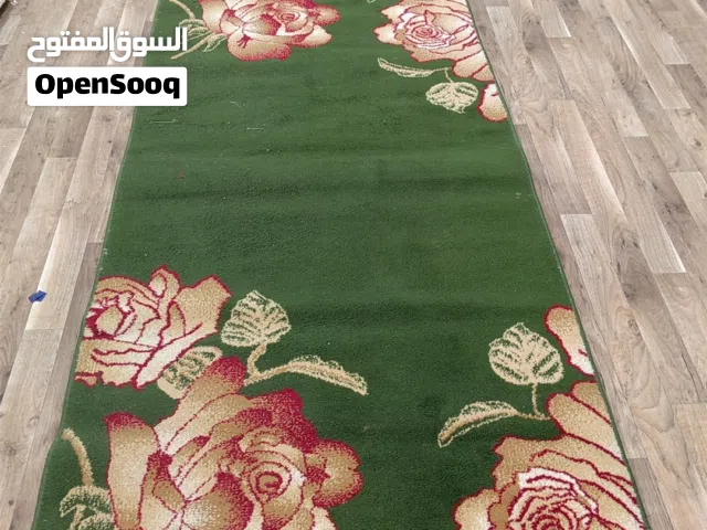 سجاد تركي وعادي ب قياسات مختلفه سعرهم كامل 25 دينار ، و بالتجزئه السعر مختلف