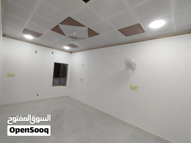 دار للايجار موقع تجاري في البصرة الطويسة..