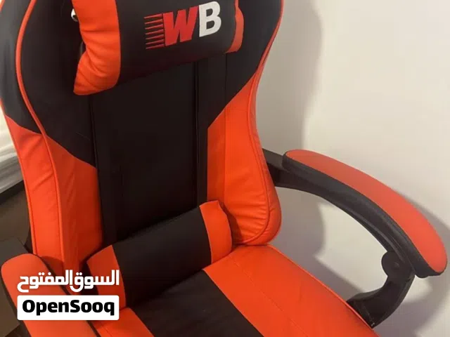 الكرسي نظيف ما في شي خرة
