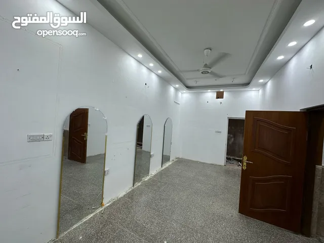 320m2 5 Bedrooms Townhouse for Rent in Basra Khadra'a