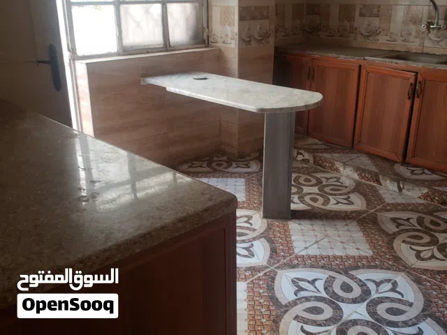 160 m2 4 Bedrooms Apartments for Rent in Zarqa Jabal Tareq