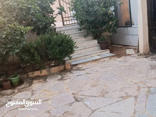 شقة بجبل طارق قرب دوار البقيع