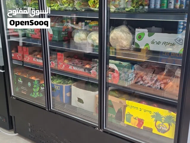 ثلاجه عرض للبيع بحاله جديده