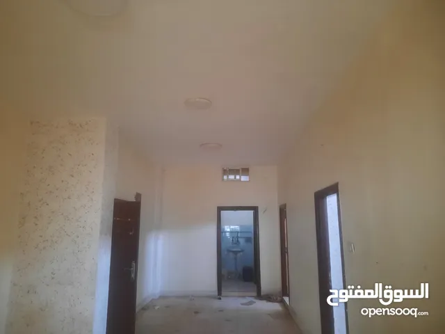 120 m2 3 Bedrooms Apartments for Rent in Zarqa Al Souq