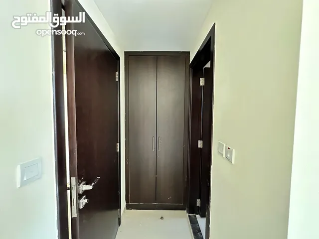 (شريف)فرصة لراغبي السكن الأول غرفتين وصالة بناية حديثة أول ساكن شقة نظيفة جدا منطقة أبو شغارة الشارق