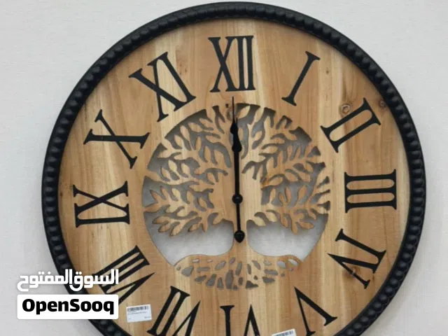 ساعات حائط باحجام كبيرة لديكور مميز وفاخر