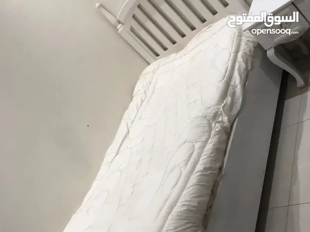 سرير  نفر ونص