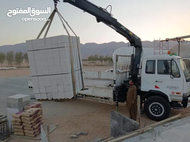 10 ton Hiab truck for rent . with Hiab crane, شاحنة هياب ونش 10 طن للإيجار. مع رافعة هياب