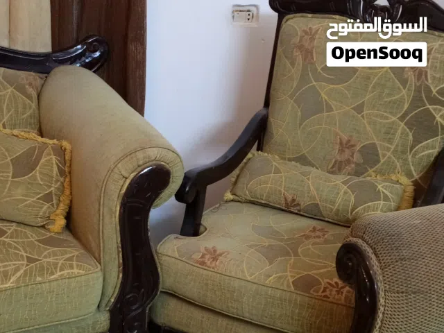 طقم كنب للبيع خشب تفصيل ثقيل