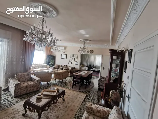شقة فخمة للبيع جبل عمان طابق اول بسعر حرق