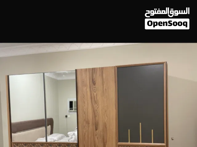 نجار فك وتركيب غرف النوم والمطابخ والمكيفات بأنواع مختلفة متوفر.  نقل الاثاث داخل الخرج وخارجها