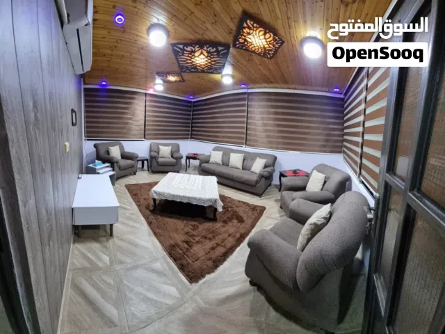 روف مميز جداً مفروش للايجار من المالك دوار القبة خلف مجمع بنك الإسكان
