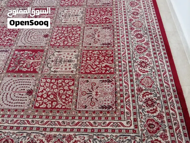 سجاده اللبيع مع اربع فرشات ومساند مركي