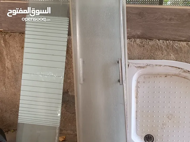 شاور سكريت كامل بحالة جيدة
