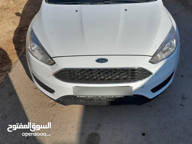 فورد فوكس 2015 لون ابيض عادي