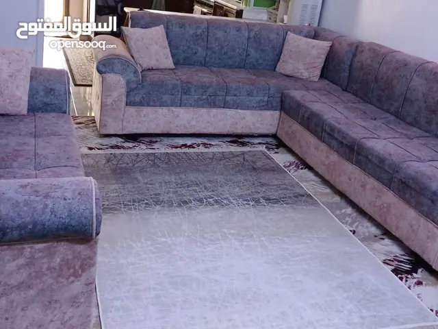 طقم كنب بوضع ممتاز بحال الوكاله
