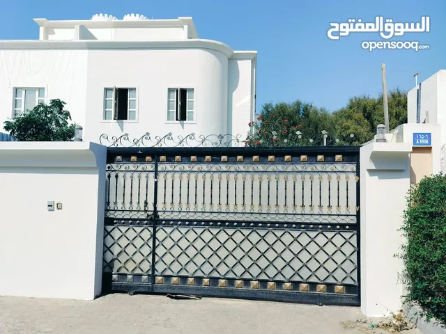 300 m2 5 Bedrooms Villa for Sale in Muscat Seeb